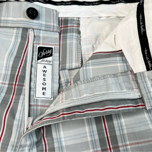 TRAVIS MATHEW Plaid Golf Shorts Grey Red Blue White Men's Size 36 x 10 - Picture 4 of 16